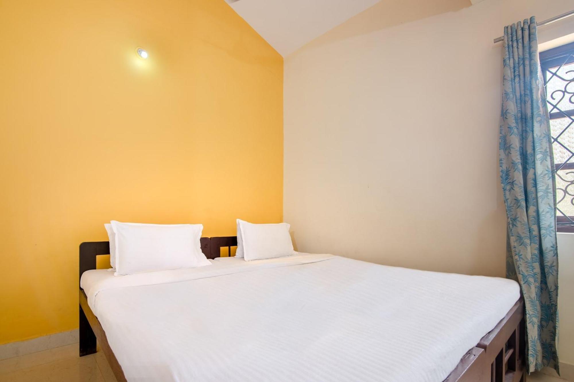 Spot On Ps Guest House Calangute Ngoại thất bức ảnh