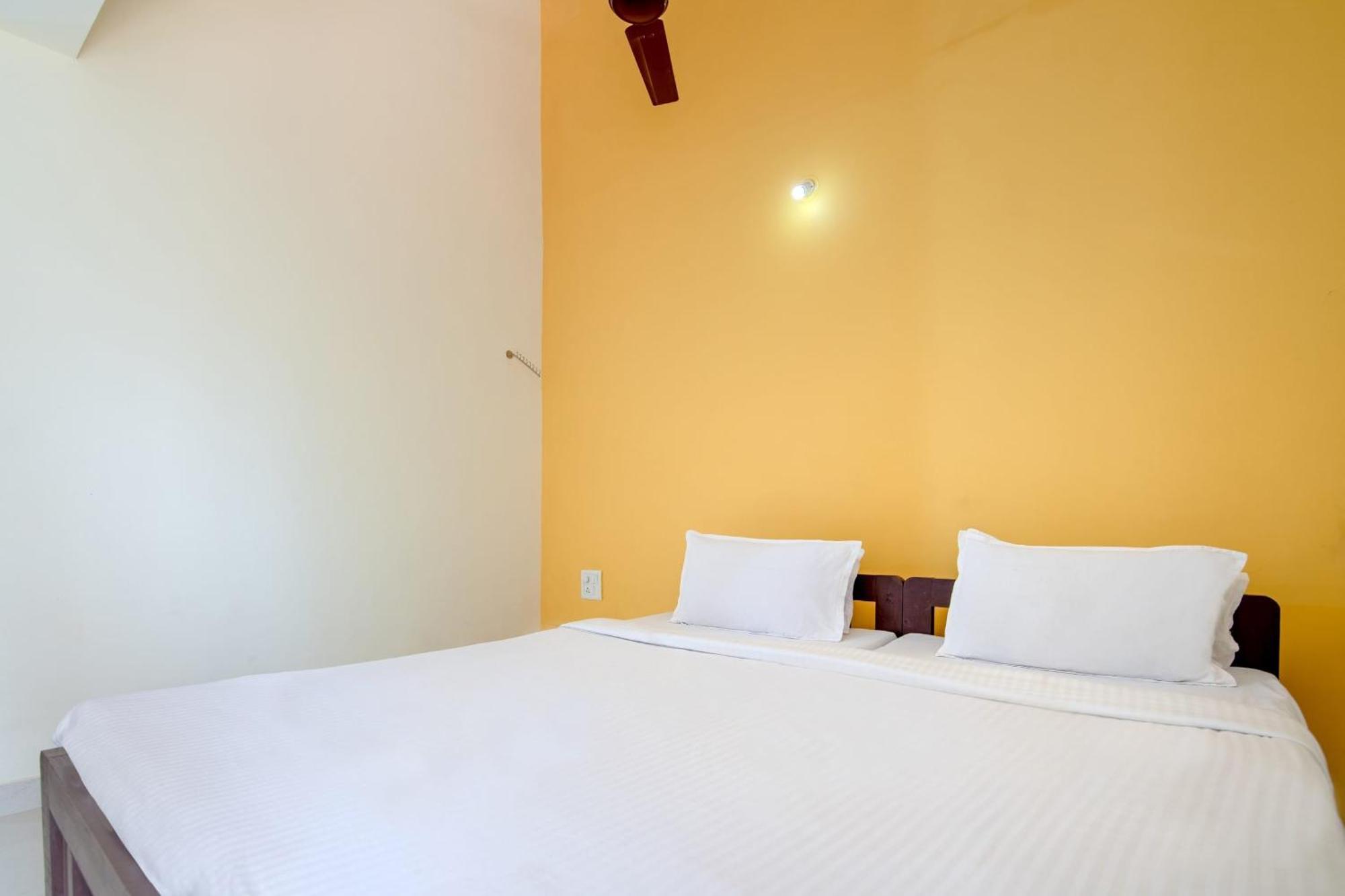 Spot On Ps Guest House Calangute Ngoại thất bức ảnh