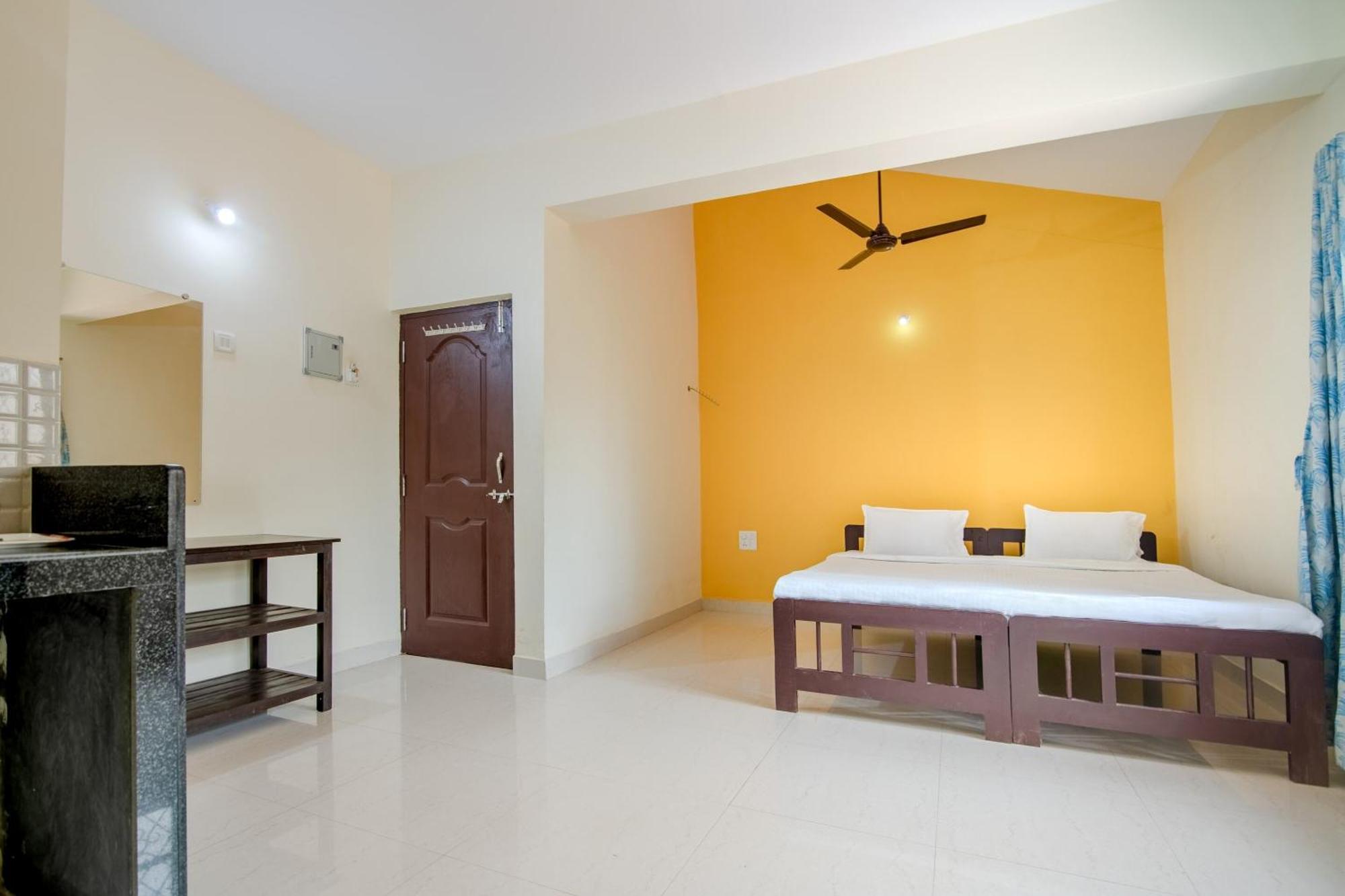 Spot On Ps Guest House Calangute Ngoại thất bức ảnh